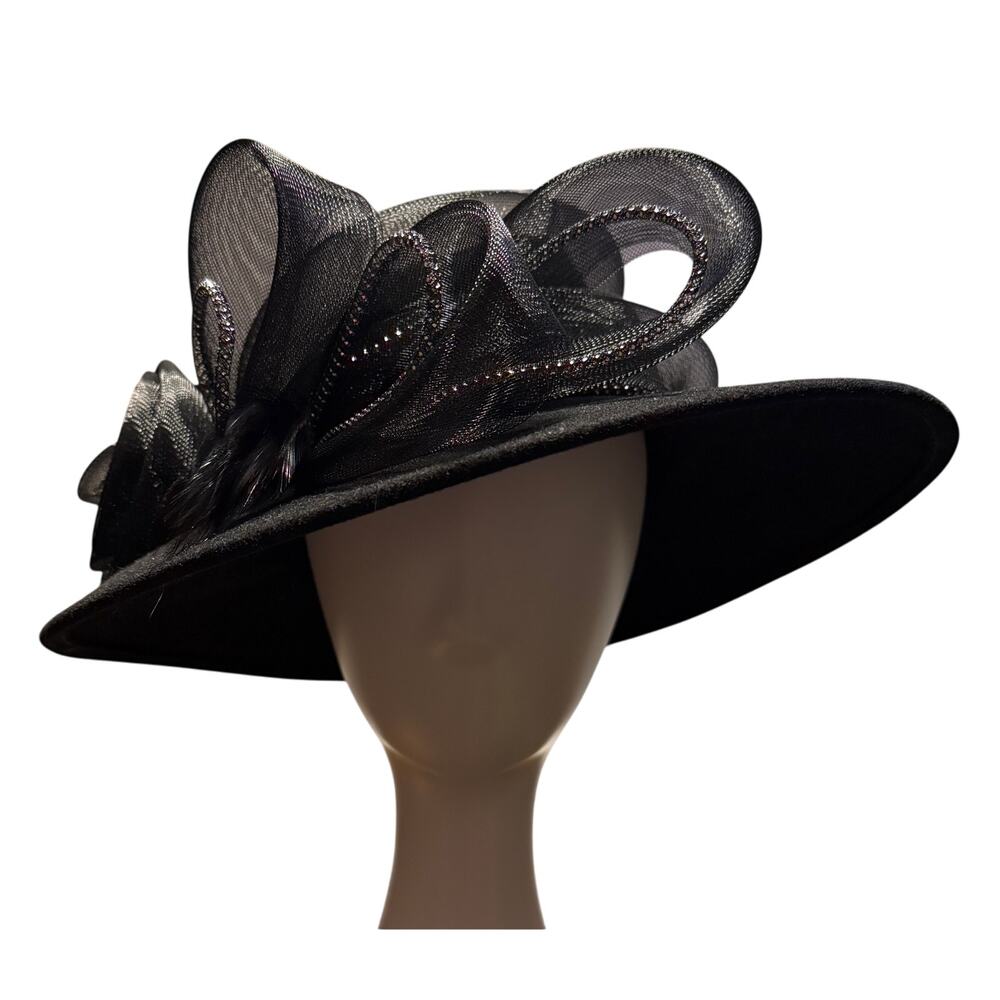Black Felt Swinger Hat with Crinoline Trim by Swan Hat Co, New York Vintage